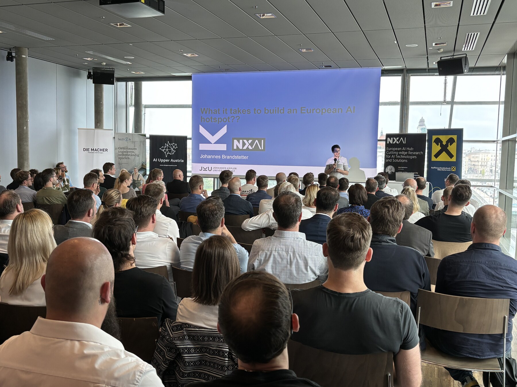 Vortrag vor dem Publikum bei AI Ventures Vol. 3
