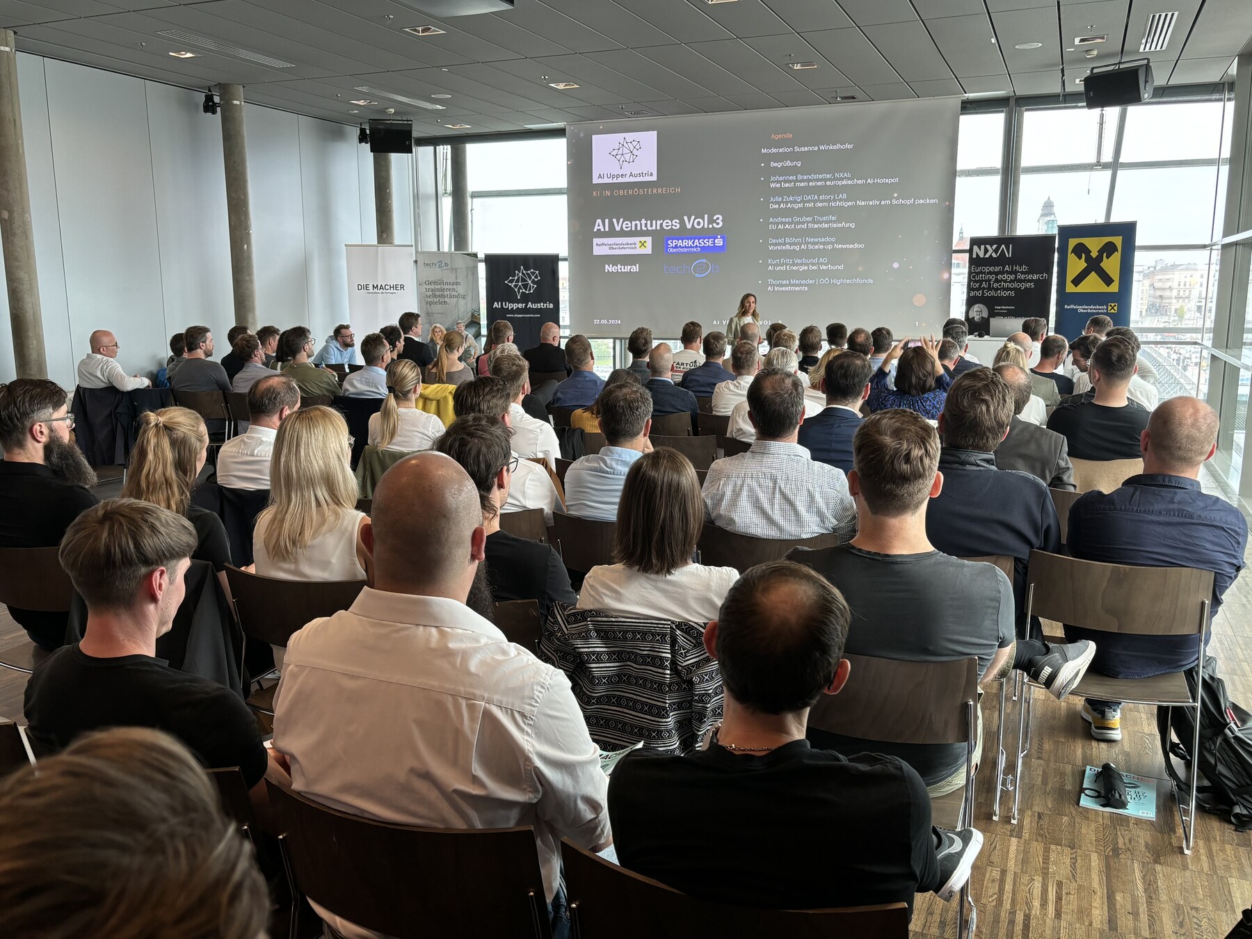 Voll besetzter Veranstaltungssaal bei AI Ventures Vol. 3